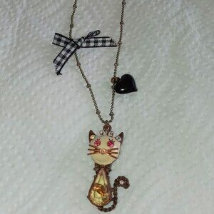 betsey johnson necklace